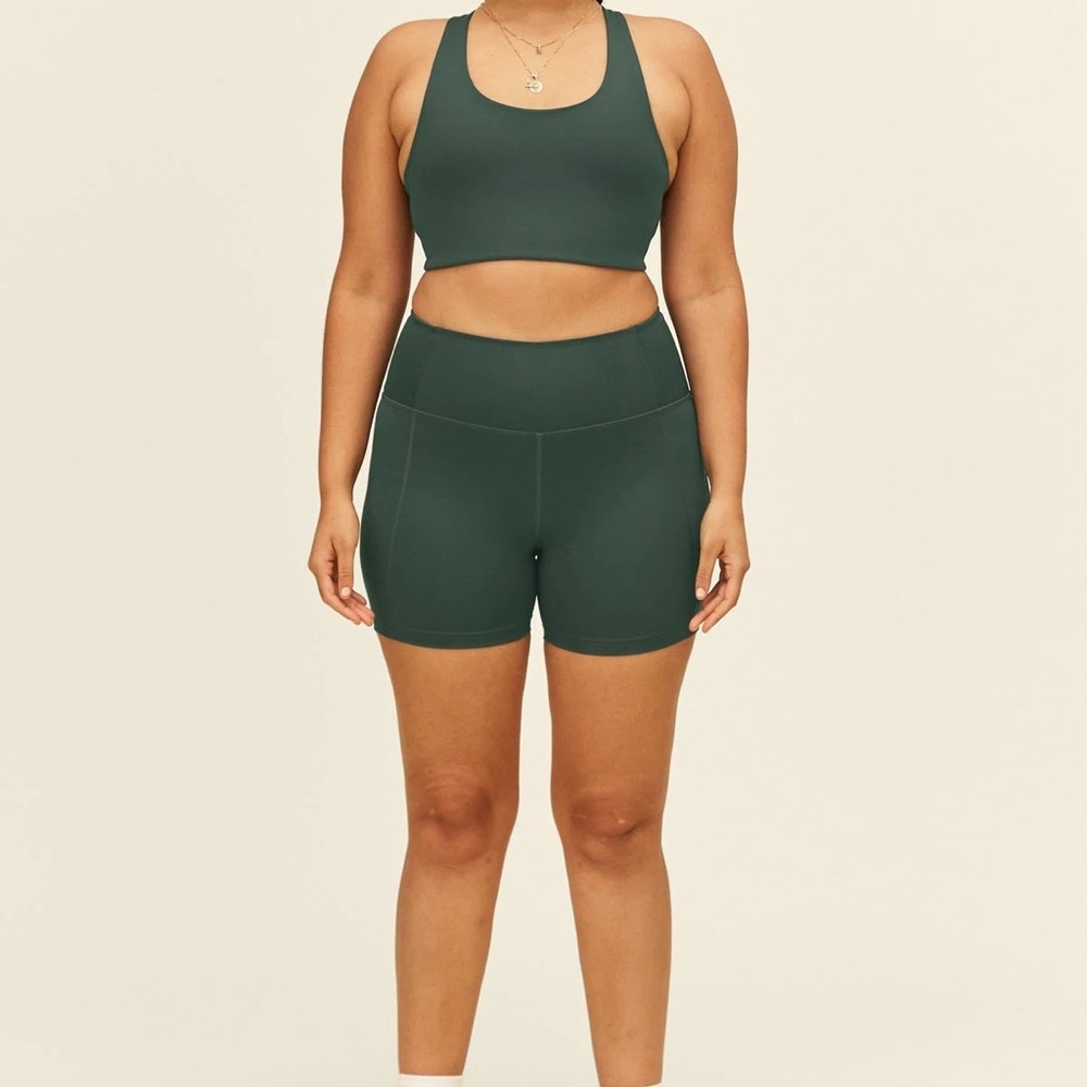 Girlfriend collective run bike shorts in moss sz L